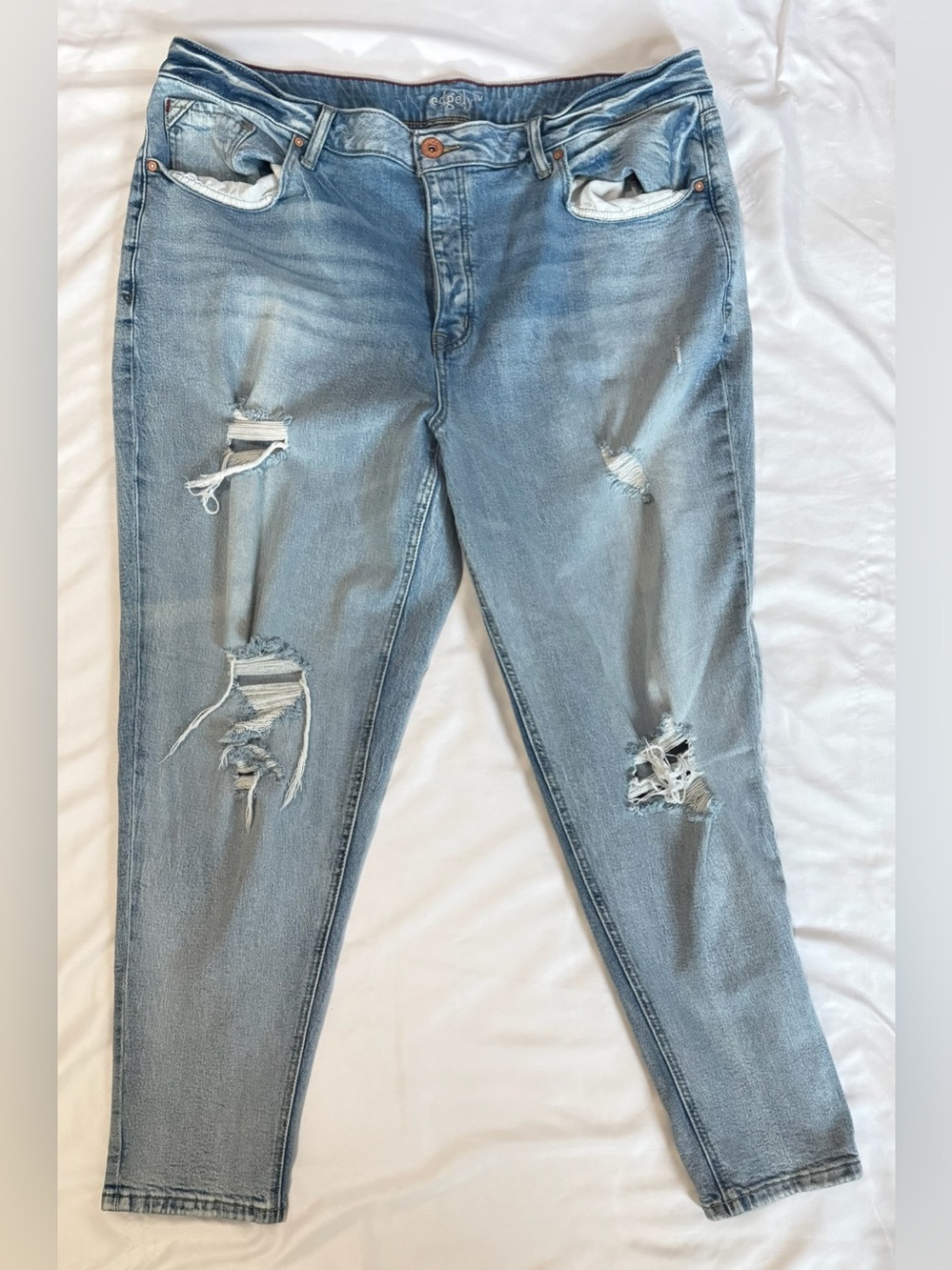 Distressed Light Blue Women’s Boyfriend Jeans